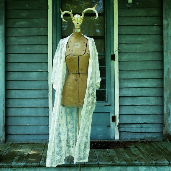 Ivory Sheer Robe / Duster - Picture 2 of 5